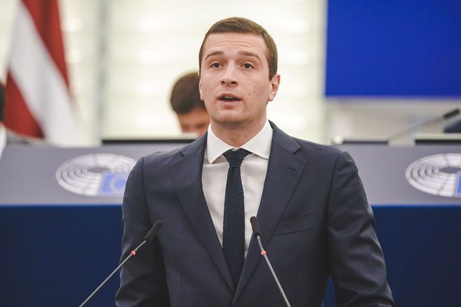 フランスの極右政党である国民連合の党首、ジョルダン・バルデラ氏(28歳)