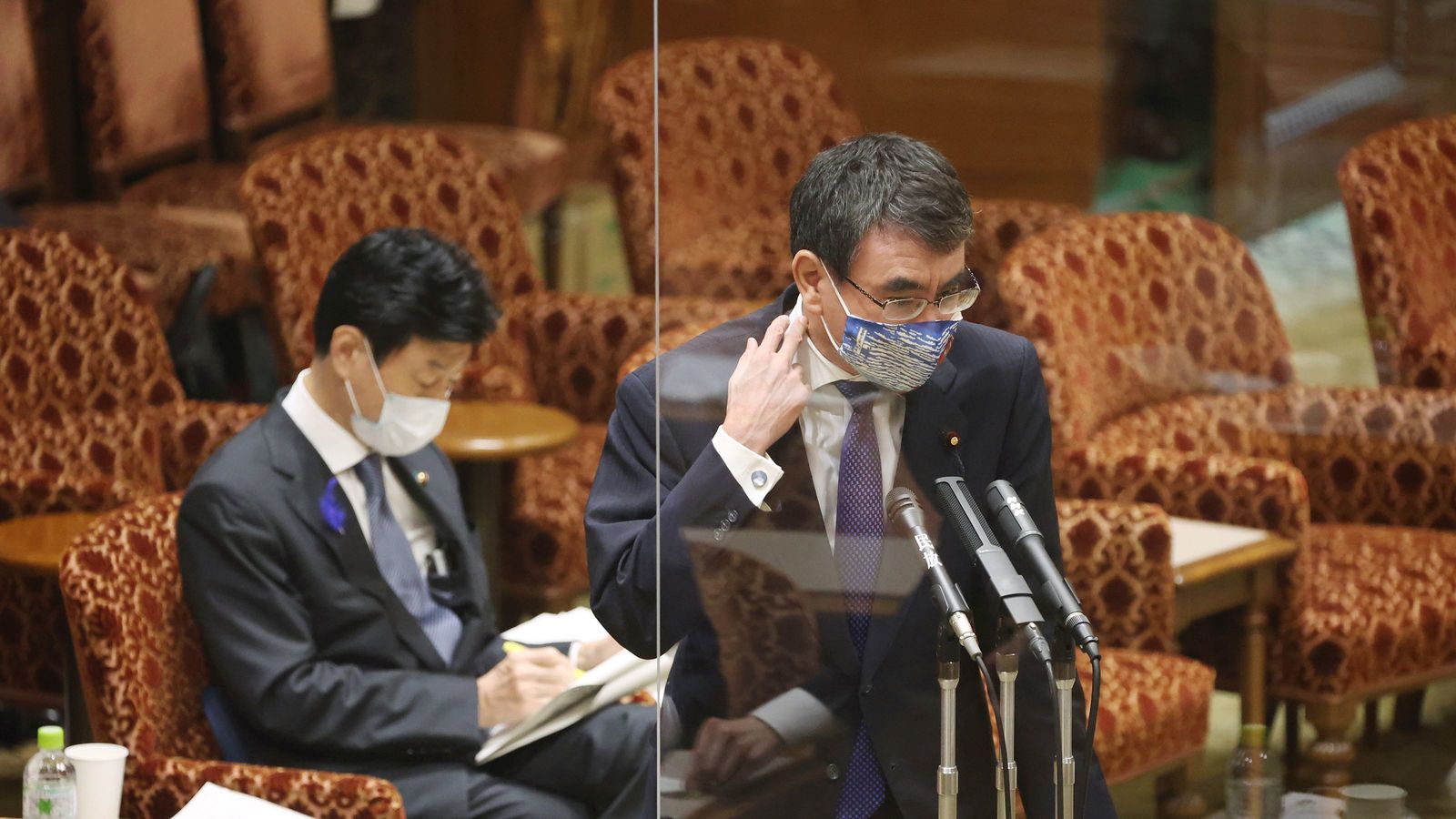 ｢酒規制は西村大臣の独断専行｣そう印象付けたい菅政権の末期的なドタバタぶり このままでは政府の信用が底を突く