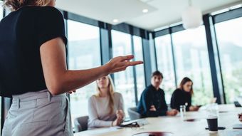 だから事務職一筋の50代女性が抜擢された…学歴と年齢で判断する会社がこれから勝ち残れないこれだけの理由