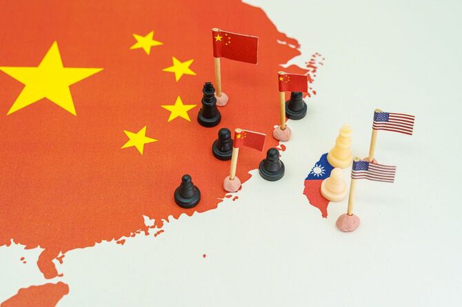 中国と台湾の緊張の高まりと紛争イメージ