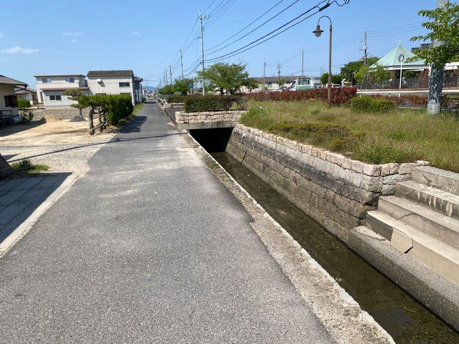 岡山市内の用水路。