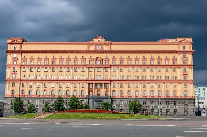 旧ソ連の情報機関、KGB（国家保安委員会）の本部として使われたビル。現在は後継組織のロシア連邦保安庁（FSB）本部庁舎となっている。