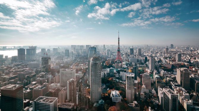 東京タワーの見える東京の街
