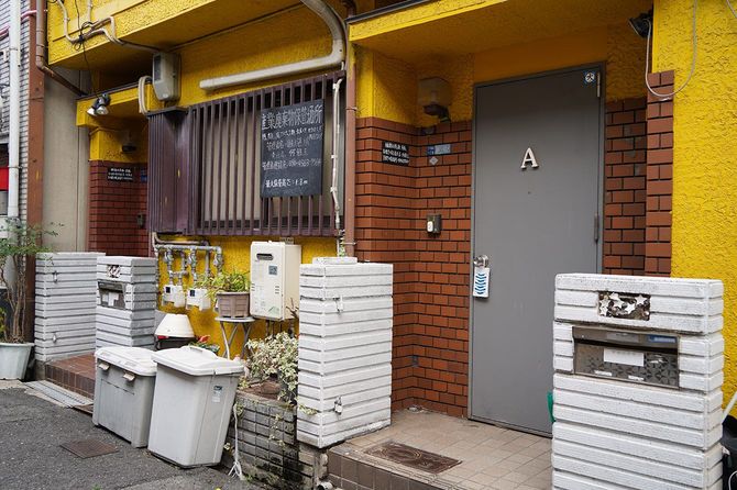 産業廃棄物処理業と民泊の「両刀遣い」のようだ