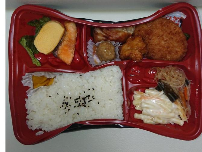 レンジでチンすると容器がゆがんだお弁当