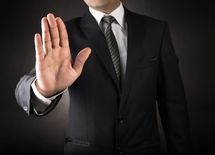 「あいている日程を教えて」を断る答え方