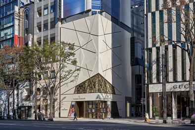 複雑系にメティエ・ダール、過去の名機・名作も正規保証付きでそろうヴァシュロン・コンスタンタンの新スポット