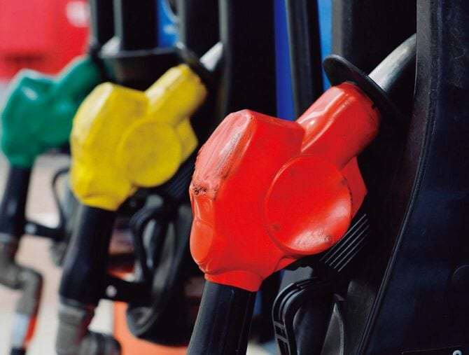 ガソリンスタンドの給油ホース