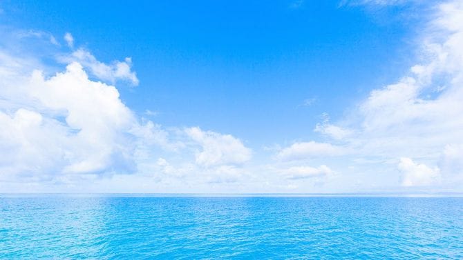 沖縄の海、雲