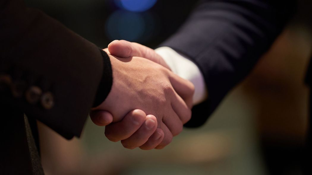 全国民熱狂! 半沢4話の超絶｢土下座ワールド｣を半沢川直子が面白ノリツッコミ 面白いから面白ツッコミ! 恩返しだ