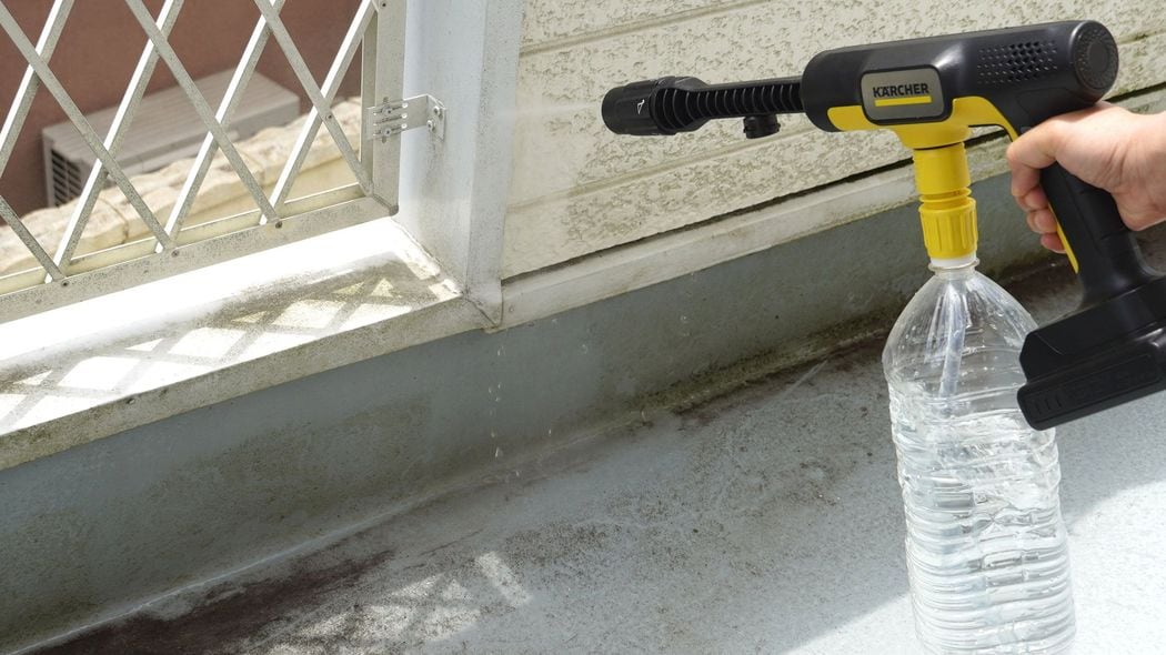 ベランダの泥汚れがあっという間に落ちる…賃貸マンションの住人が｢コンパクト高圧洗浄機｣を使ってみた結果【2025年8月BEST】 ｢マイカーのある庭付き一軒家で使う｣イメージを覆した
