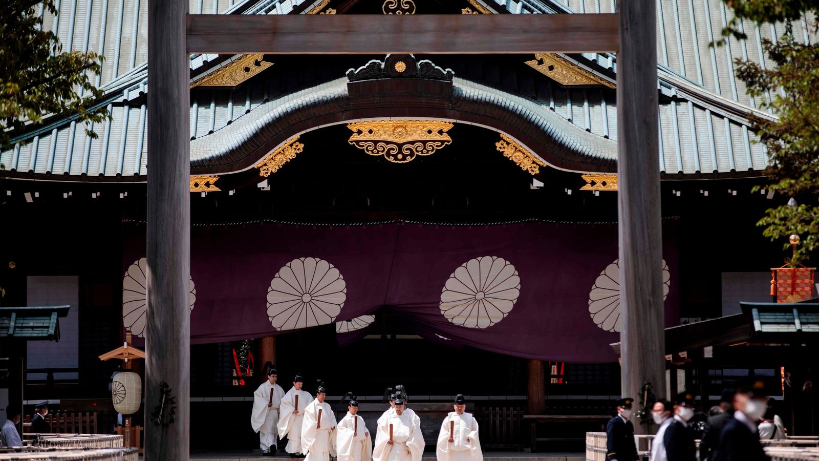 ｢兵隊を笑かすために｣靖国神社には戦死した吉本漫才師が祀られている 慰問団｢わらわし隊｣に起きた悲劇