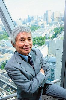 <strong>きし・のぶひと</strong>●1949年生まれ。73年東京外国語大学卒業後、読売新聞社入社。大蔵省、日銀などを担当。91年に独立。経済ジャーナリストとして技術開発、雇用問題、知的財産権などをテーマに執筆活動を続けている。『知財の利回り』『特許封鎖』『税の攻防』など著書多数。