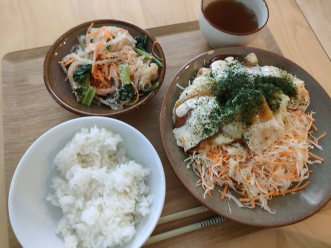 ある日のミールキットのごはん。カットされた食材が毎日届くものを利用。便利でおいしい