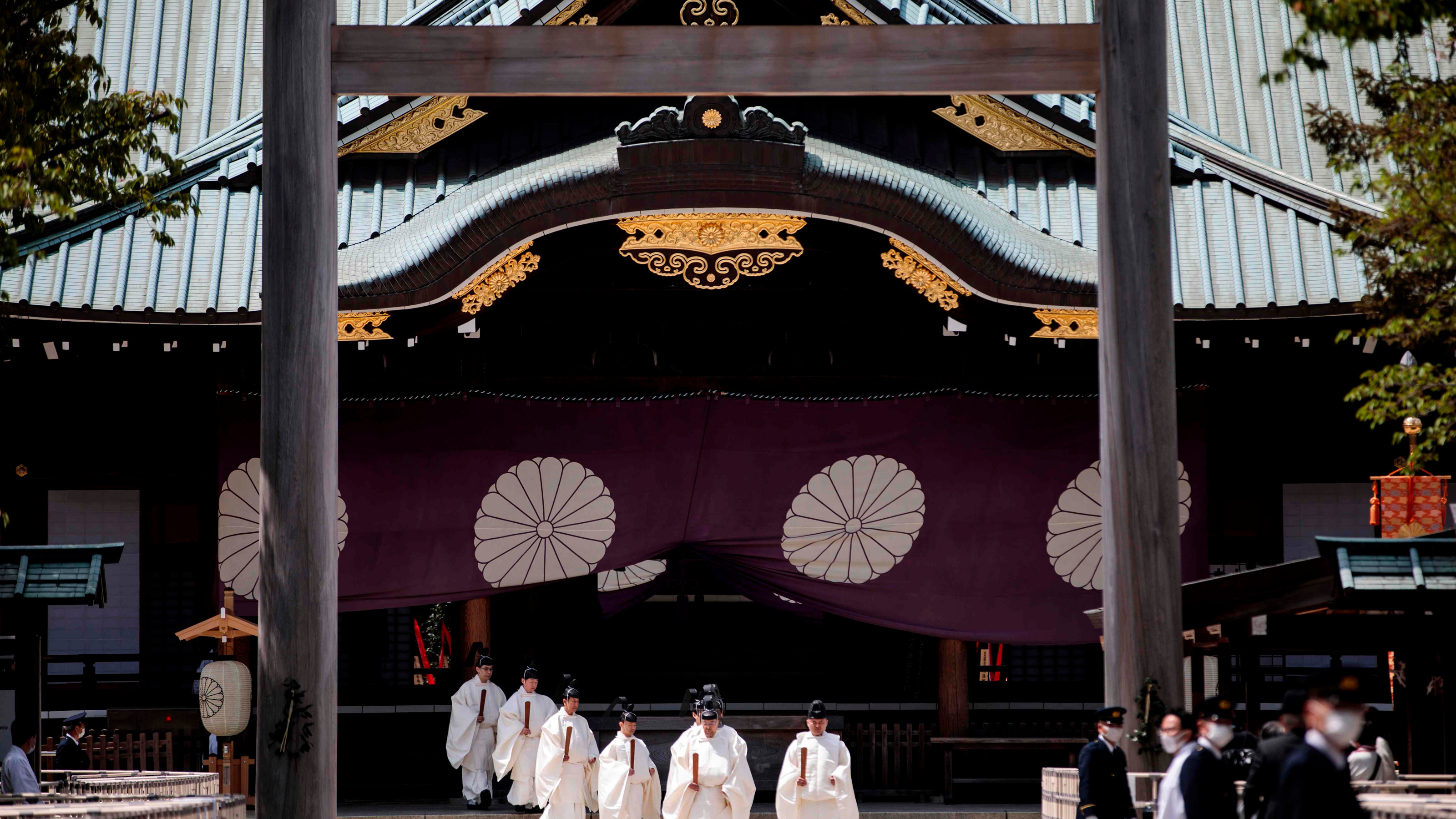 兵隊を笑かすために 靖国神社には戦死した吉本漫才師が祀られている 慰問団 わらわし隊 に起きた悲劇 President Online プレジデントオンライン