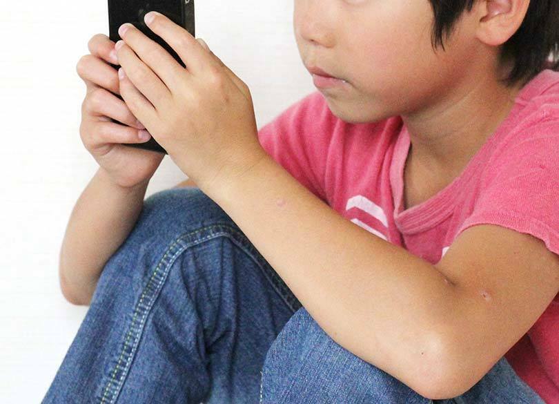 なぜ、スマホ使用「0時間の子」は「2時間未満の子」より点数が劣るのか