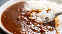 ｢夕食が10分以内｣スマホを見ながら"カレーを飲むように食べる人"を待ち受ける暗い未来