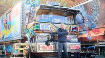 500台の｢ド派手な大型トラック｣が集結する…利根川河川敷で｢デコトラの奇祭｣を続けるトラック運転手の正体