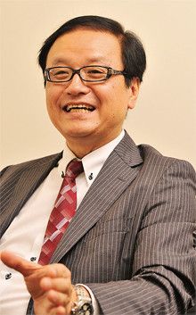 <strong>大倉忠司</strong>●鳥貴族社長<br>1960年、大阪府生まれ。辻調理師学校卒業後、リーガロイヤルホテル入社。85年東大阪市に鳥貴族1号店開業。翌年、均一料金制に。100店を達成した2007年以降、出店ペースを上げ、今年は50店と過去最大。新たな業態開発をせず鳥貴族1000店舗を目指す。