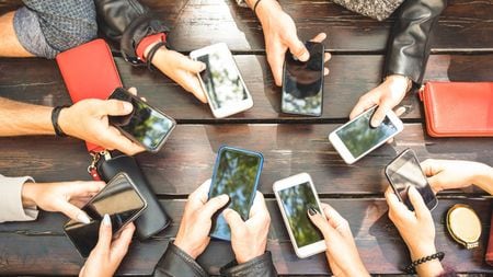 ひろゆき バカほどツイッターやインスタで 正しい情報 を調べようとする Snsには頭の悪い人が集まっている President Online プレジデントオンライン
