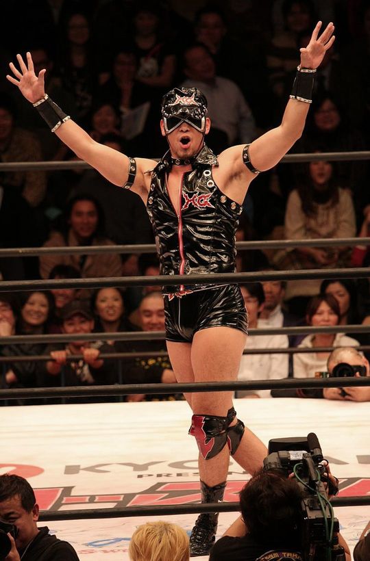 後楽園ホールで行われたハッスル・ツアー2008〜12.25 クリスマスSP part.2〜にて、レイザーラモンHG氏