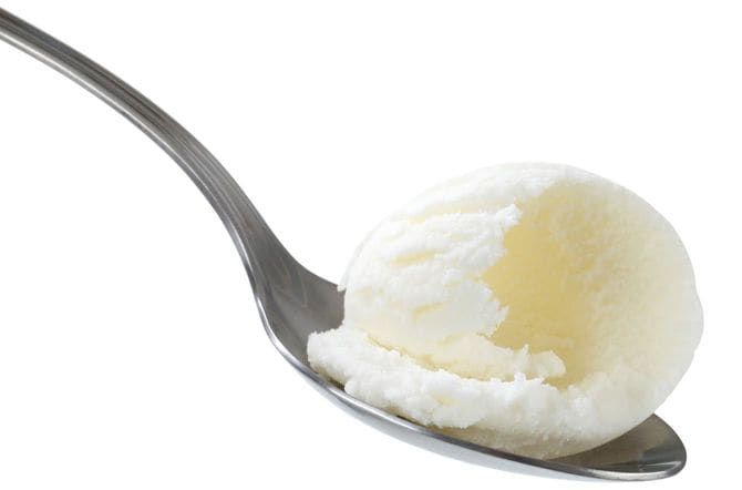 スプーンですくったアイスクリーム