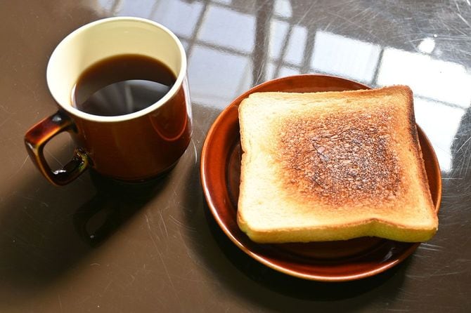 コーヒーとトースト