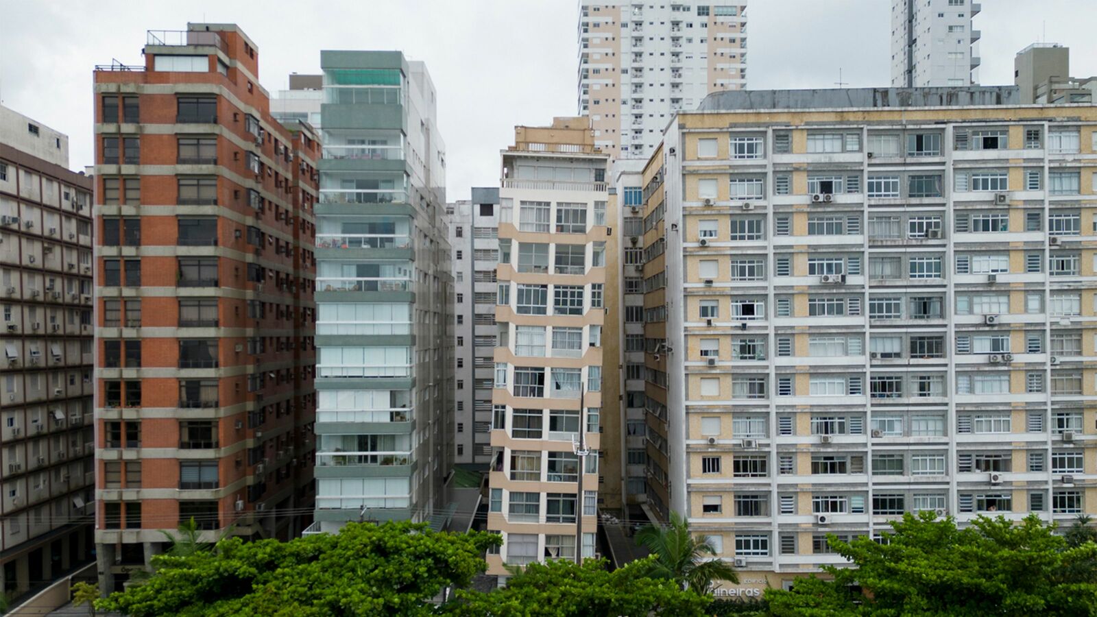 300棟以上の湾岸タワマンが傾き続けている…ブラジルで大量発生中の｢傾きマンション｣という厄介な問題 ｢サントスの斜塔群｣には多数の住民が居住中