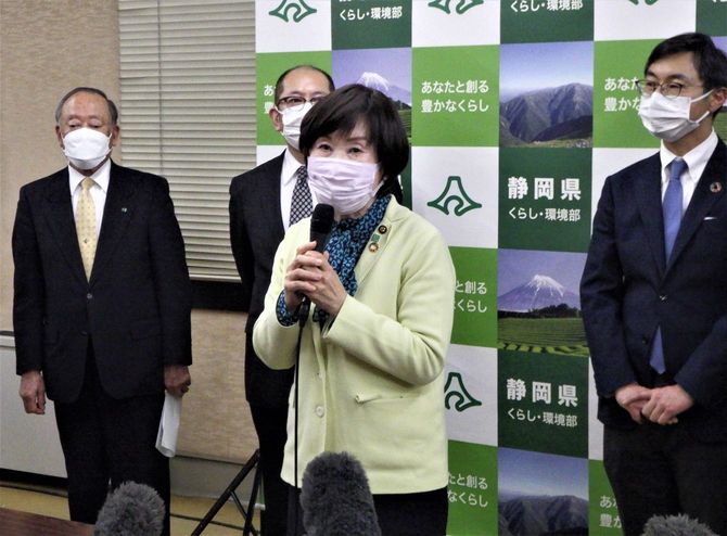 大井川利水関係協議会で県への不信を明らかにした流域市町長ら（＝静岡県庁）