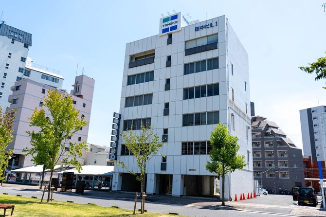 広島市西区にある田中食品の本社ビル