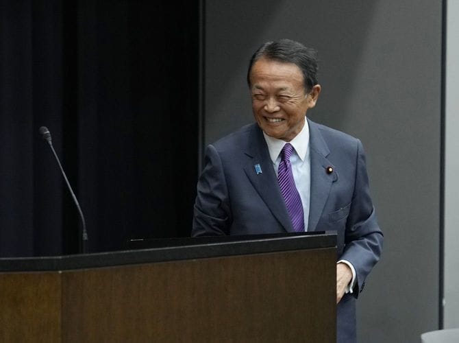 「国力研究会」の初会合に出席した自民党の麻生太郎副総裁＝2026年5月21日、国会