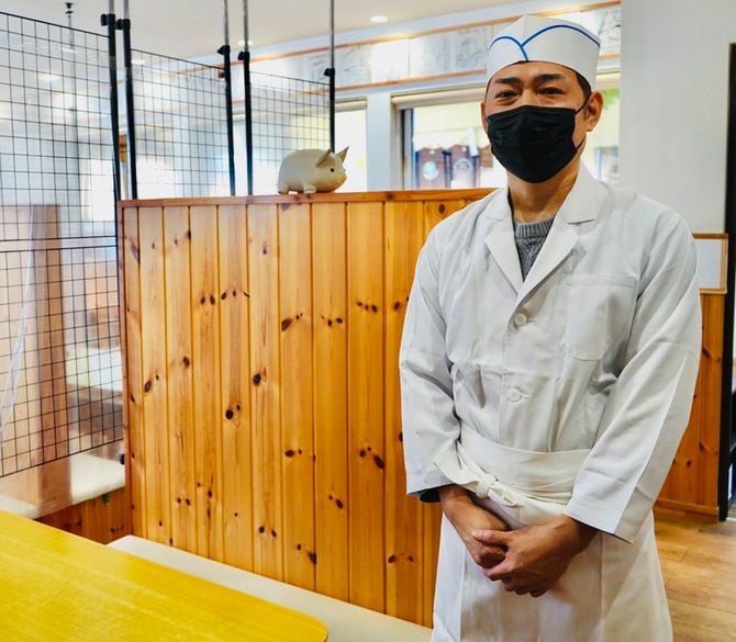 ぶた丼のとん田二代目店主の小野寺洋一さん