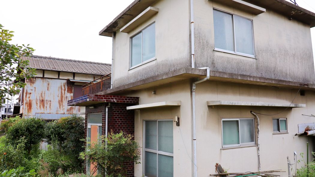 Googleストリートビューで発覚…認知症の老母を裏切り"空き家"のはずの実家で金儲けの長女､懸命介護の長男 ｢箪笥を開けたら顔が｣｢1cmの隙間に人が｣とホラーな幻視を見る母