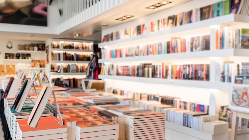 なぜ本屋に行くと運が上がるのか…グーグル勤務で気づいた｢アマゾンより本屋に足を運ぶべき｣納得の理由 30坪の小さな書店でも約5000冊=5000年分の時間と知識が並ぶ