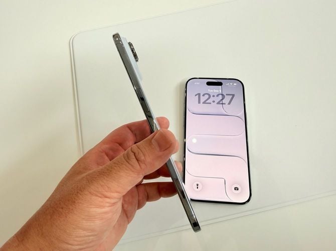 iPhone Airの驚異的な薄さ