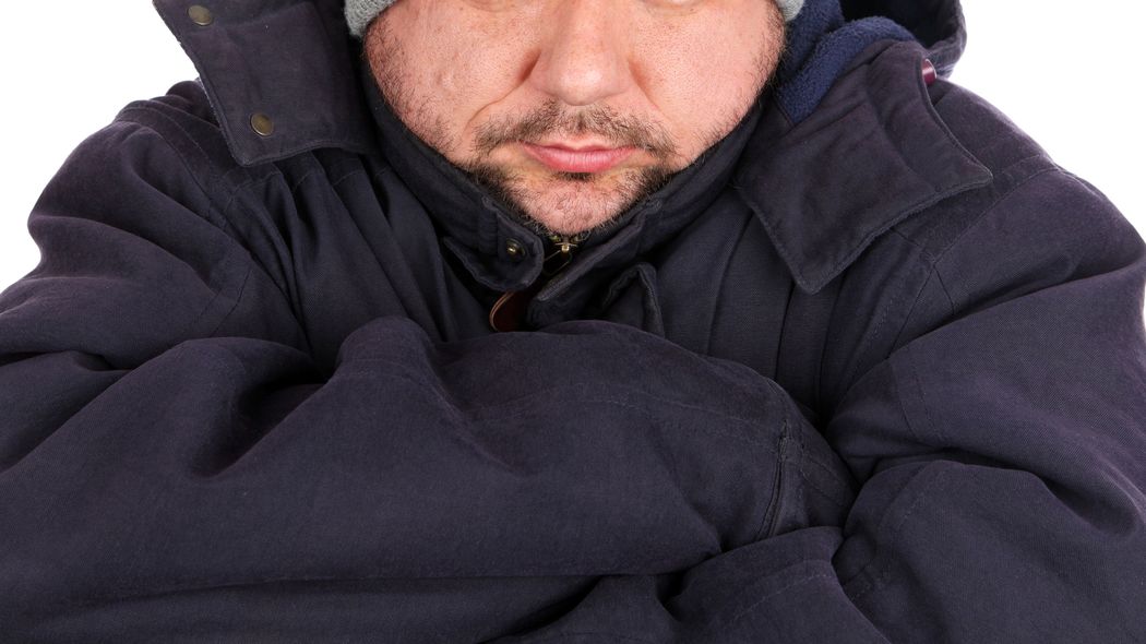 普段のスーツ姿はビシッと決まっているのに…羽織ると一発で｢時代遅れのおじさん｣になる残念すぎるコート