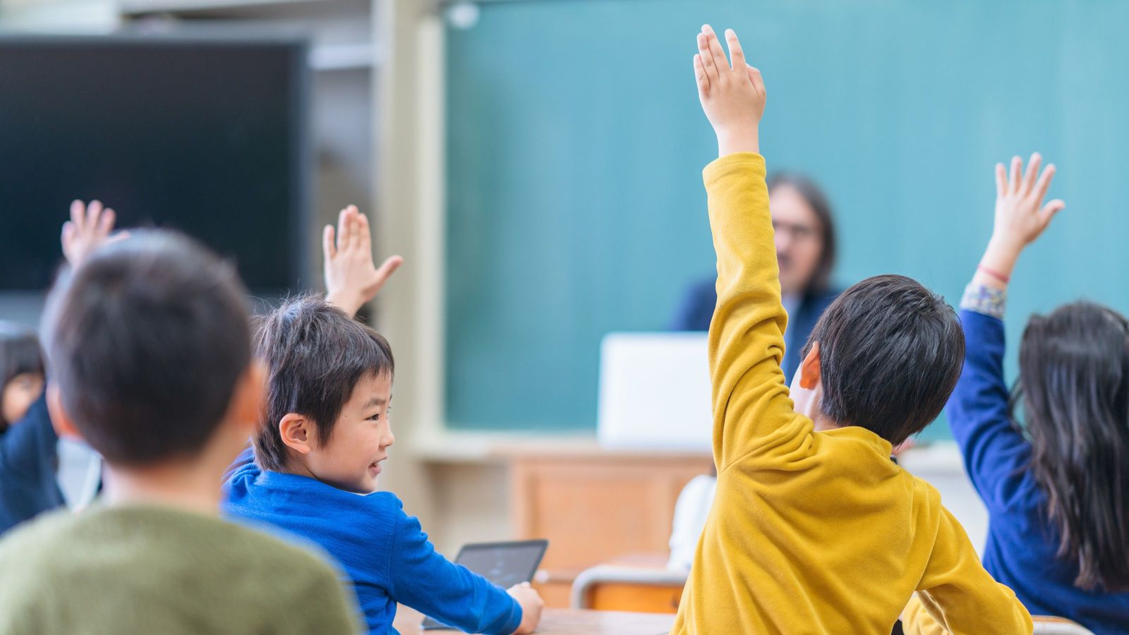 オンライン授業ができる公立校と未だ対応しない学校で教育の質に差が出はじめた 一律を追い求めたために起きた大差