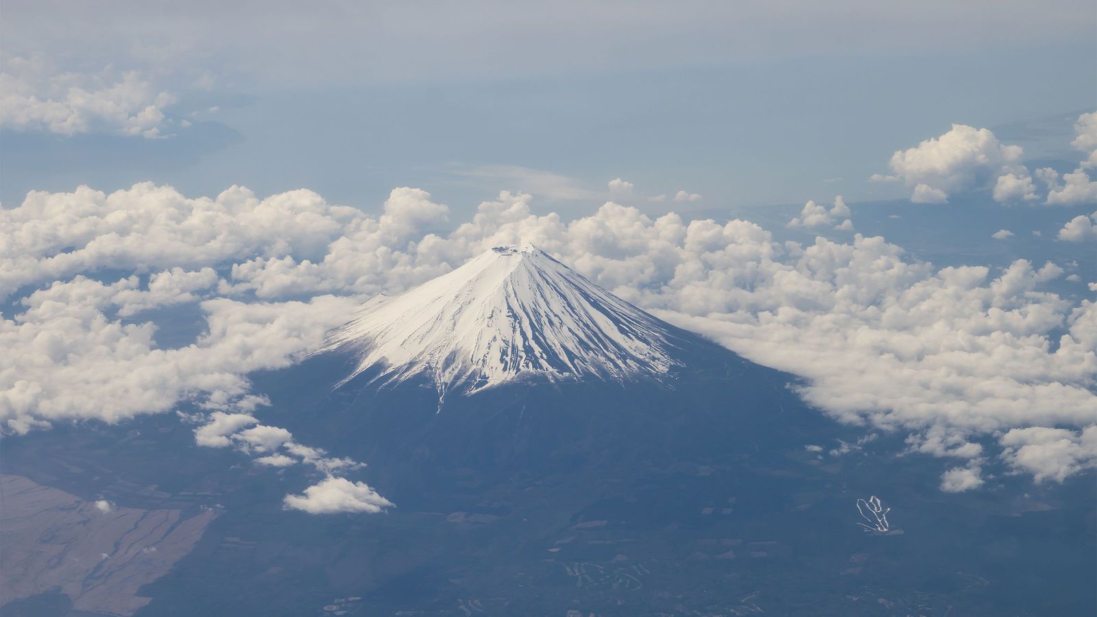 富士山が噴火すれば､大量の火山灰で首都圏は地獄に変わる…政府の専門家会議が天を仰いだ｢残酷な事実｣ 降灰そのものでは死なないが､そのあとにすべてが止まる