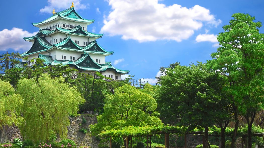 "He is living in Nagoya now."の微妙なニュアンスが理解できるか…意外と知らない｢現在進行形｣の本質 通常｢live=住んでいる｣は現在進行形にしない