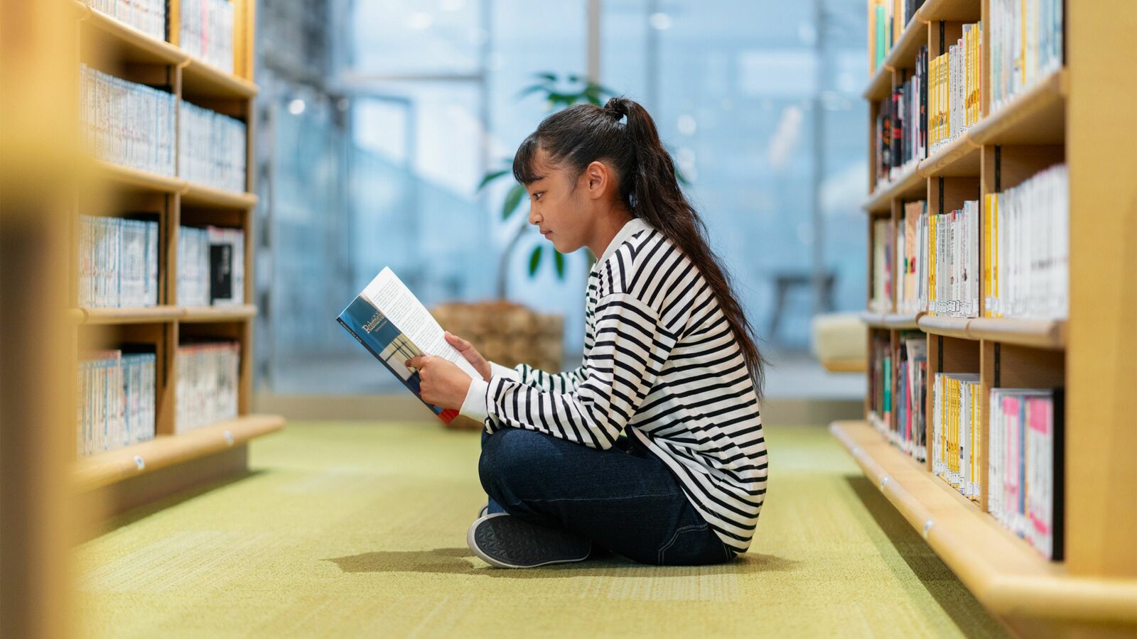 ｢子供の読書離れ｣はウソである…90年代末に史上最悪だった平均読書冊数がV字回復しているワケ 進んでいるのは｢雑誌離れ｣