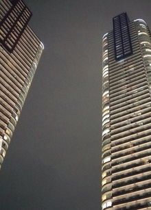 武蔵小杉駅周辺に広がるタワーマンション群。