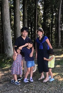 休暇中の矢上さん家族(写真=本人提供)