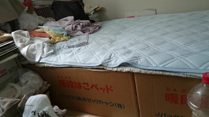 東日本大震災で被災した陸前高田市の仮設住宅で、8年間使用された段ボールベッド。