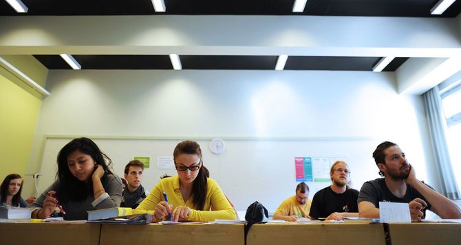 40歳を過ぎて高校から通い直した女性も…