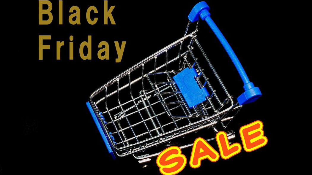 ブラックフライデーで節約のプロが｢これだけは買うな｣という"ワナ商品"vs."狙い目商品"の見抜き方 分厚いカシミヤのマフラーを5000円オフでゲット