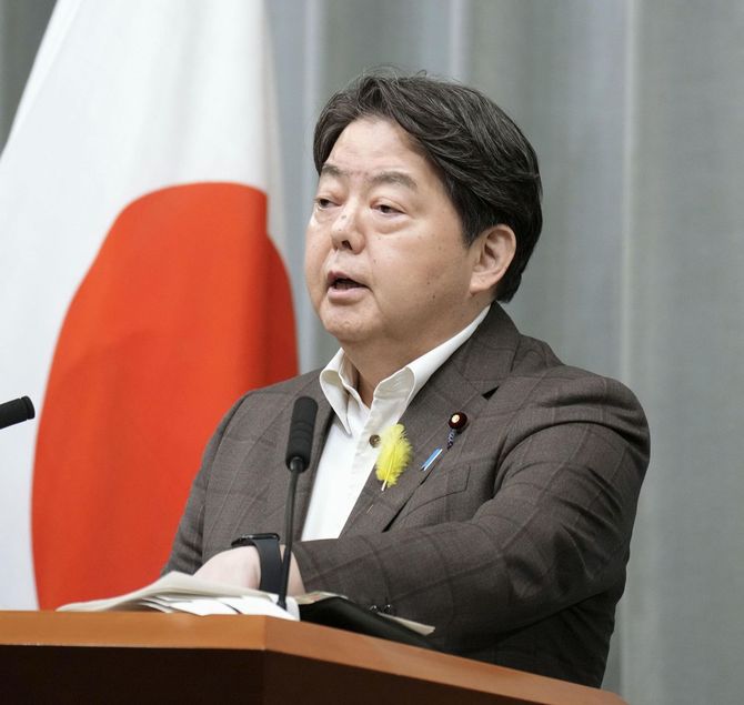 記者会見する林官房長官=2024年7月3日午後、首相官邸