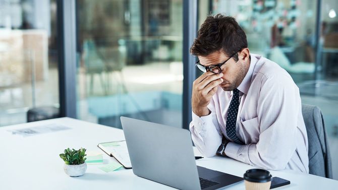 休憩が必要な男性