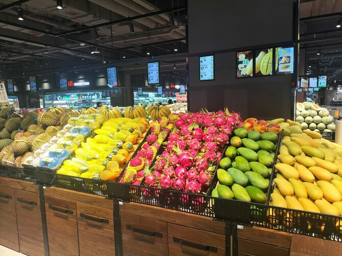 中国福建省のスーパーの果物コーナー