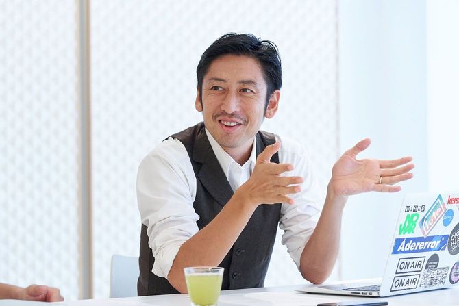 貝印　マーケティング本部の齊藤淳一さん。転職後実施した調査は衝撃的な結果に。