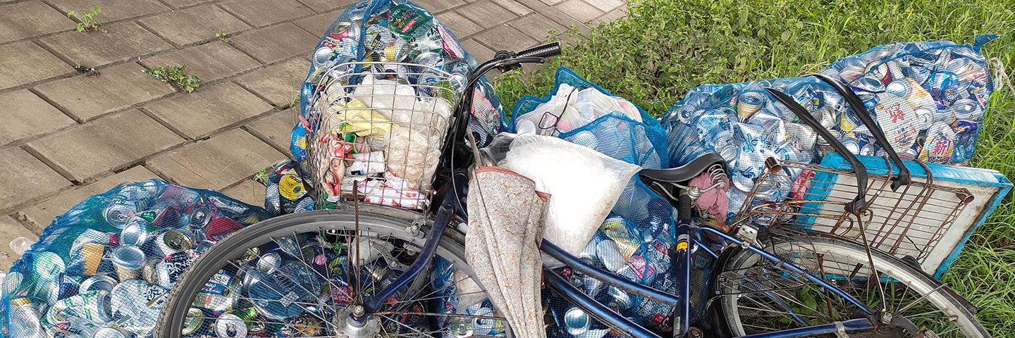 ｢なんでそこまでして金が欲しいのか｣1日40キロ集めて7000円でも空き缶拾いをやめないホームレスの特殊事情 『ルポ路上生活』より